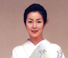 美しいキモノ ’00年春号
